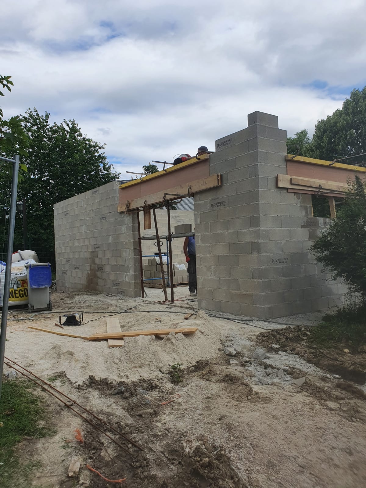 Murs parpaings plancher bois